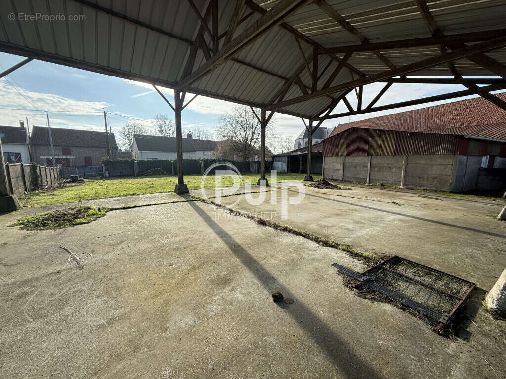 Autre à ESTREES-LES-CRECY