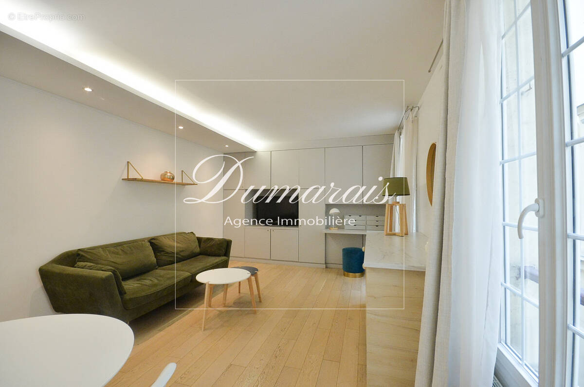 Appartement à PARIS-3E