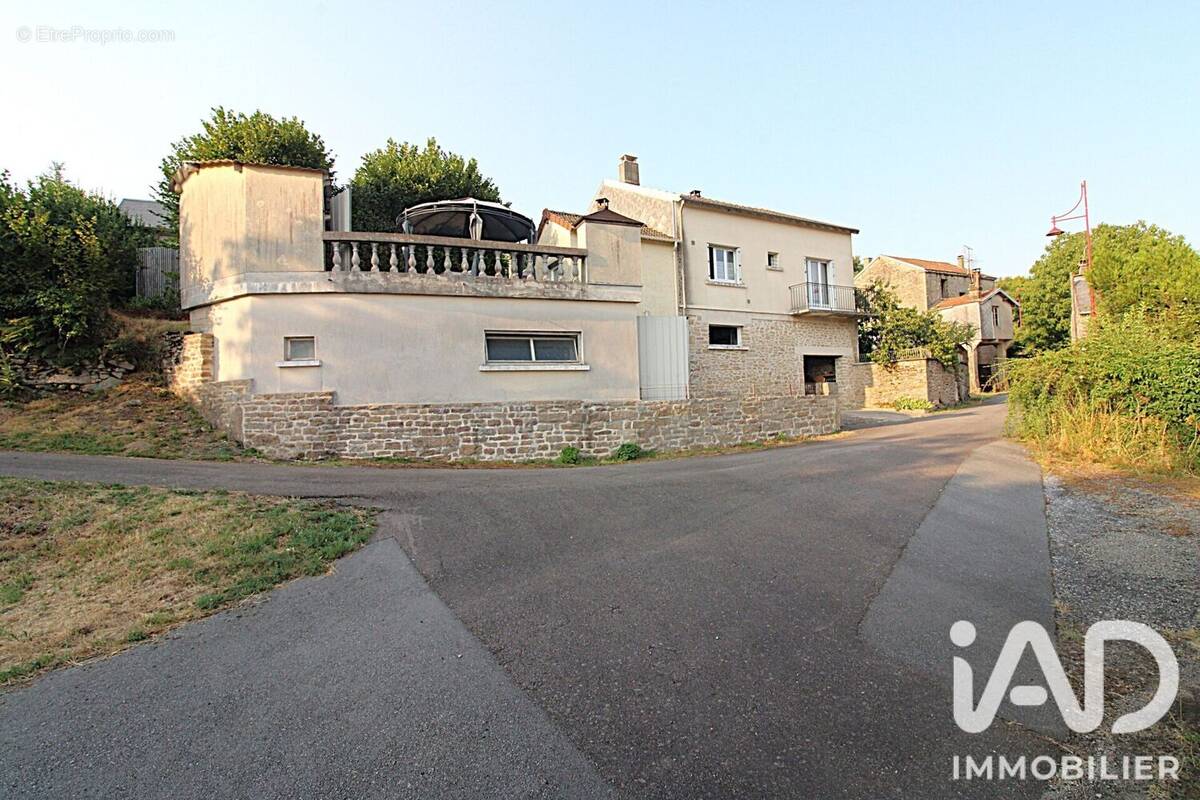 Photo 1 - Maison à SAINT-PIERRE-BELLEVUE