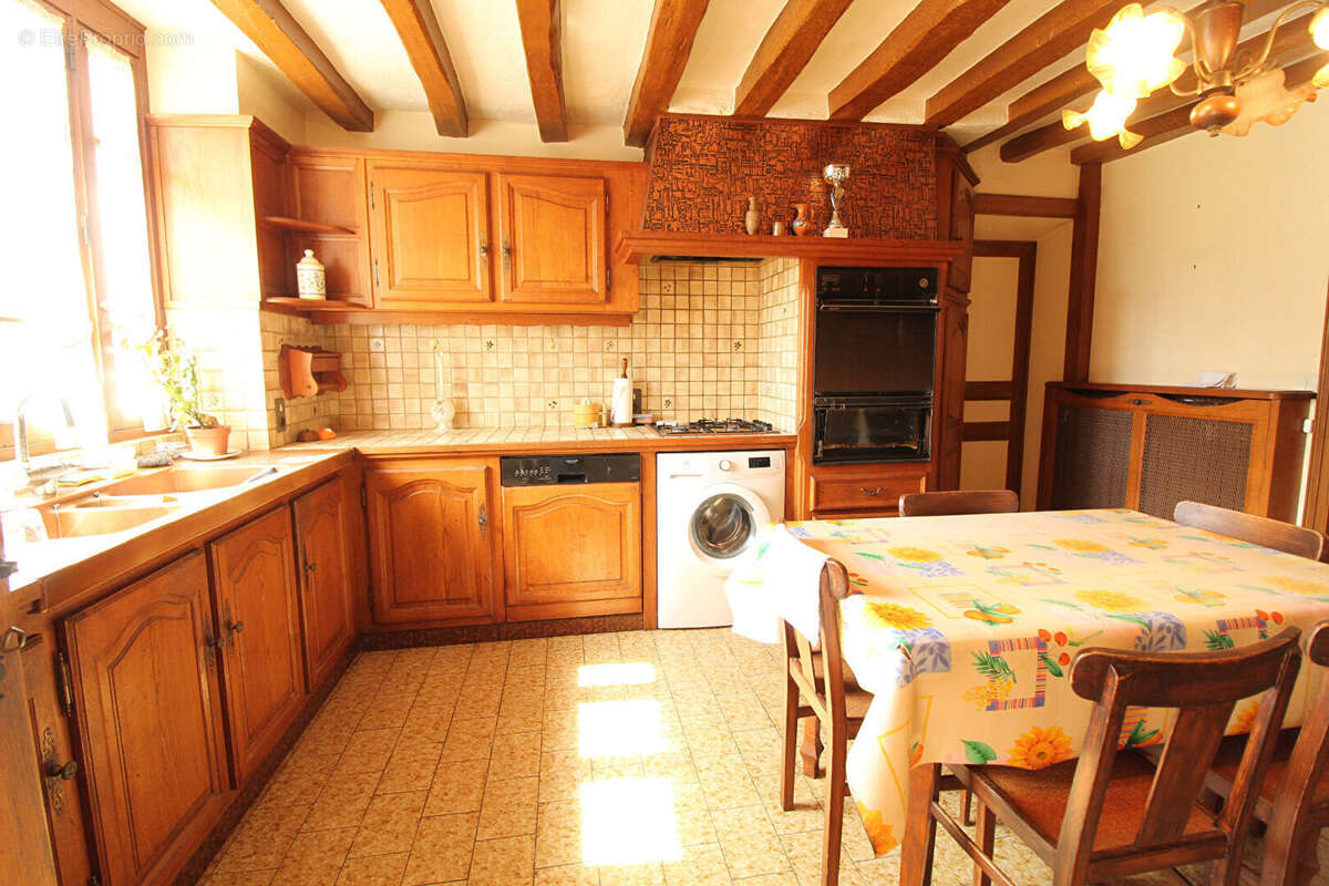 Maison à TREMBLAY-LES-VILLAGES