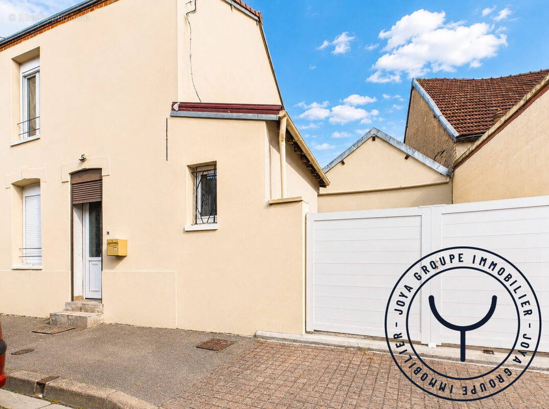 Maison à ROMILLY-SUR-SEINE