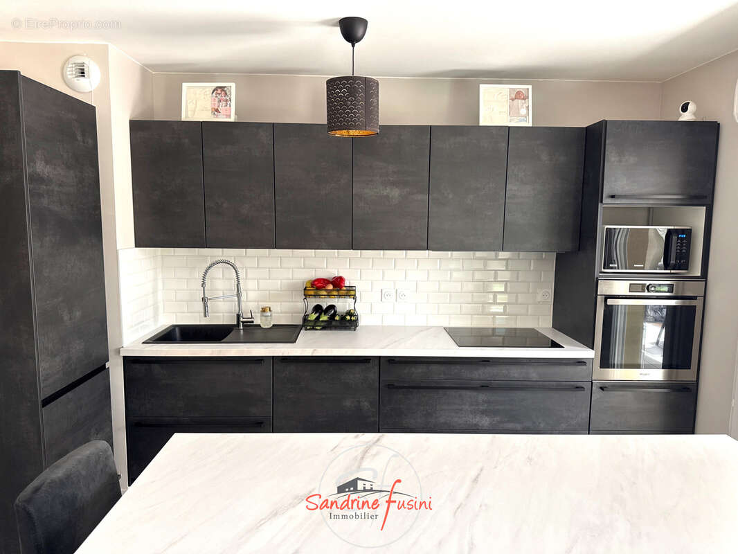 Appartement à CARROS