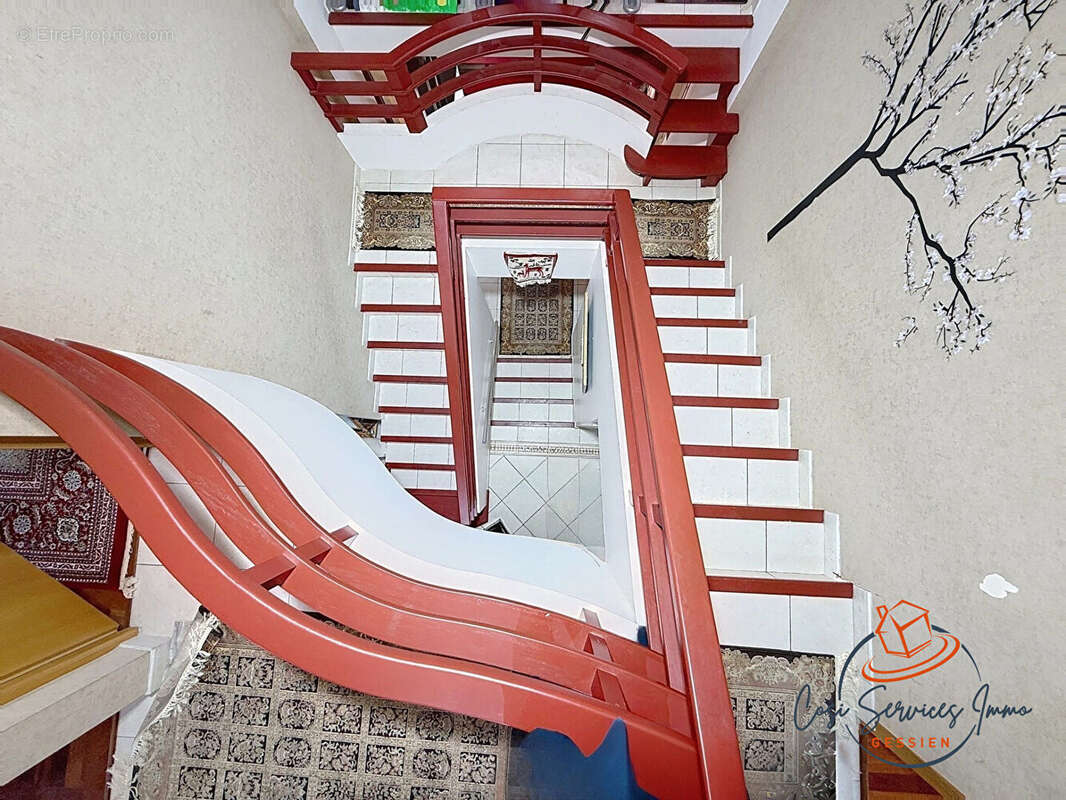 Maison à PREVESSIN-MOENS