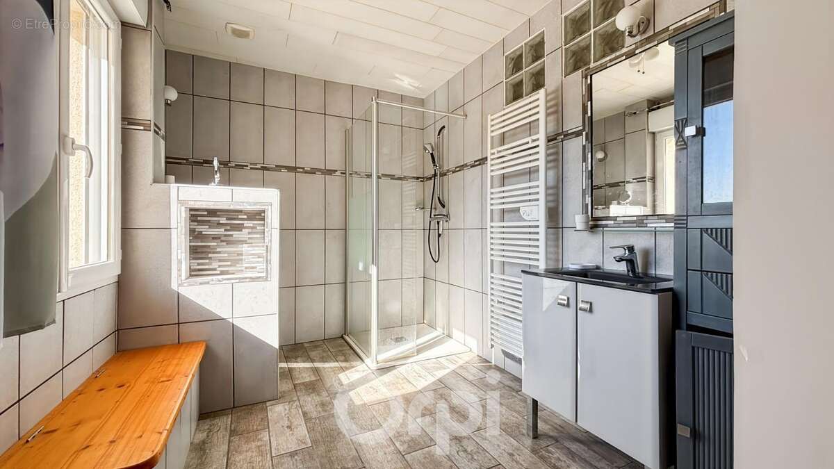 Maison à CHATELUS-LE-MARCHEIX