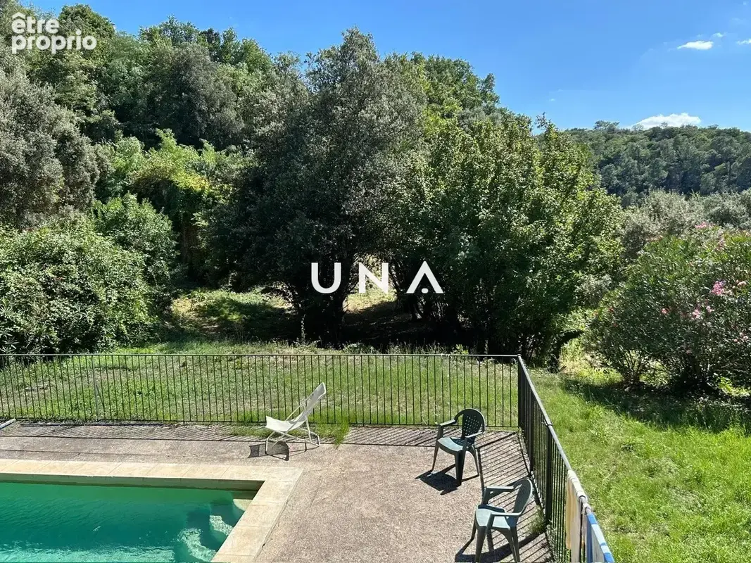 Propriété authentique avec jardin et piscine - photo 4