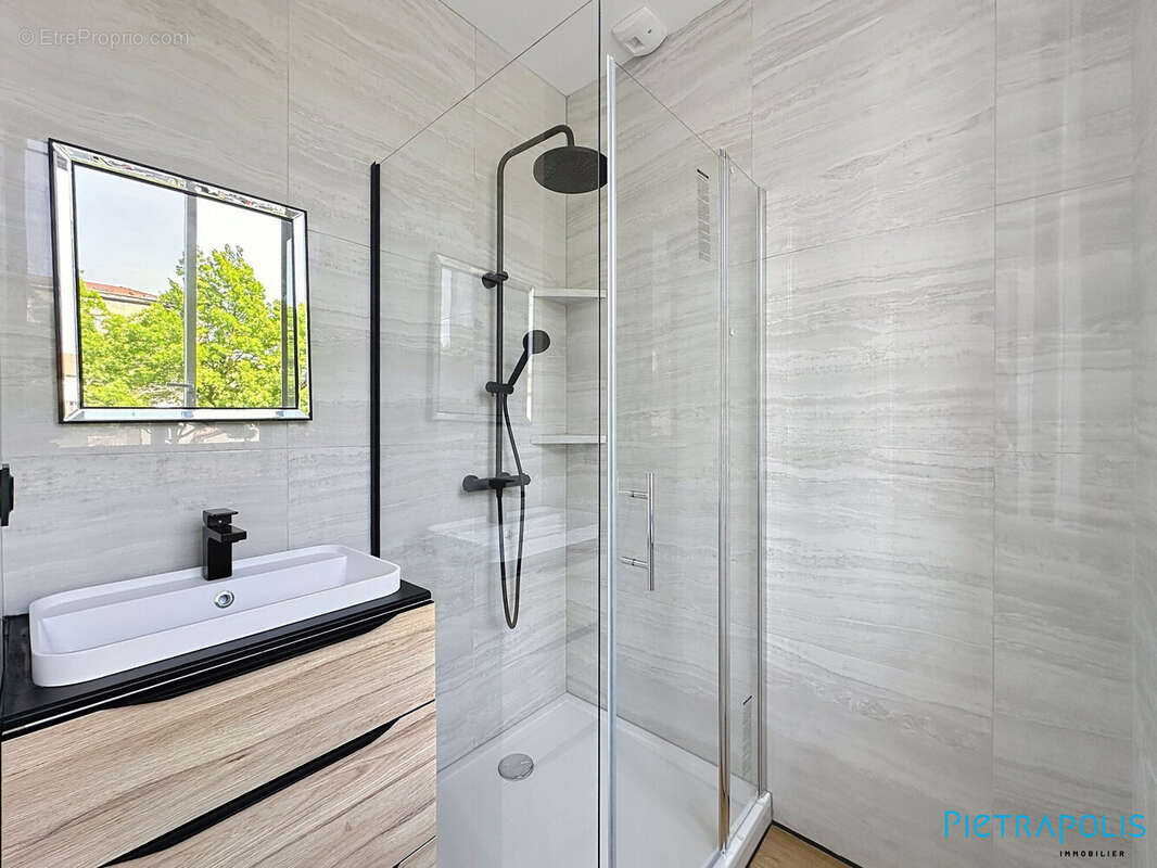 salle d&#039;eau privative chambre parentale - Appartement à TARARE