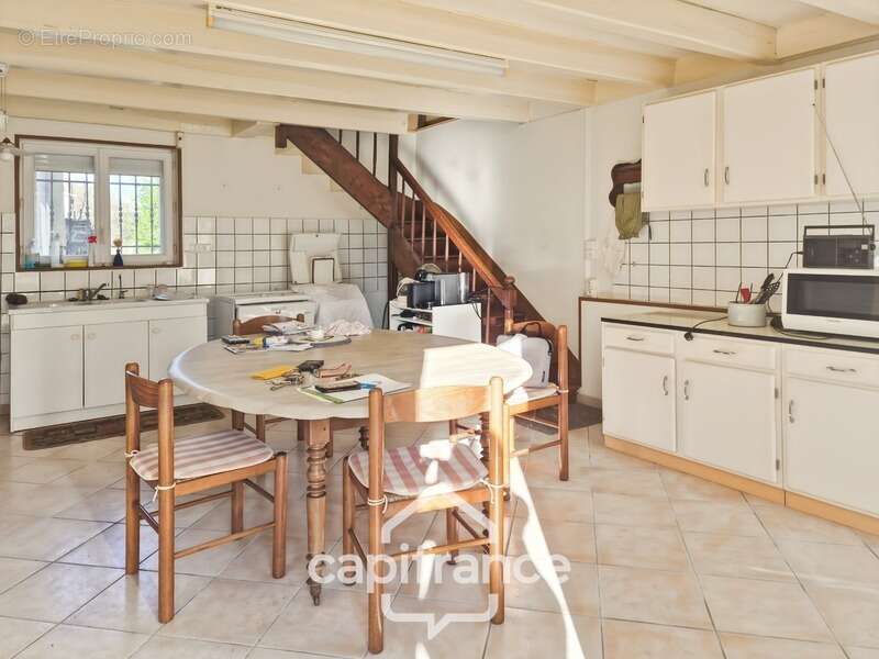 Propriété à vendre 7 pièces SAINT PARDOULT (17) sur plus de 2 hectares de terrain - photo 4