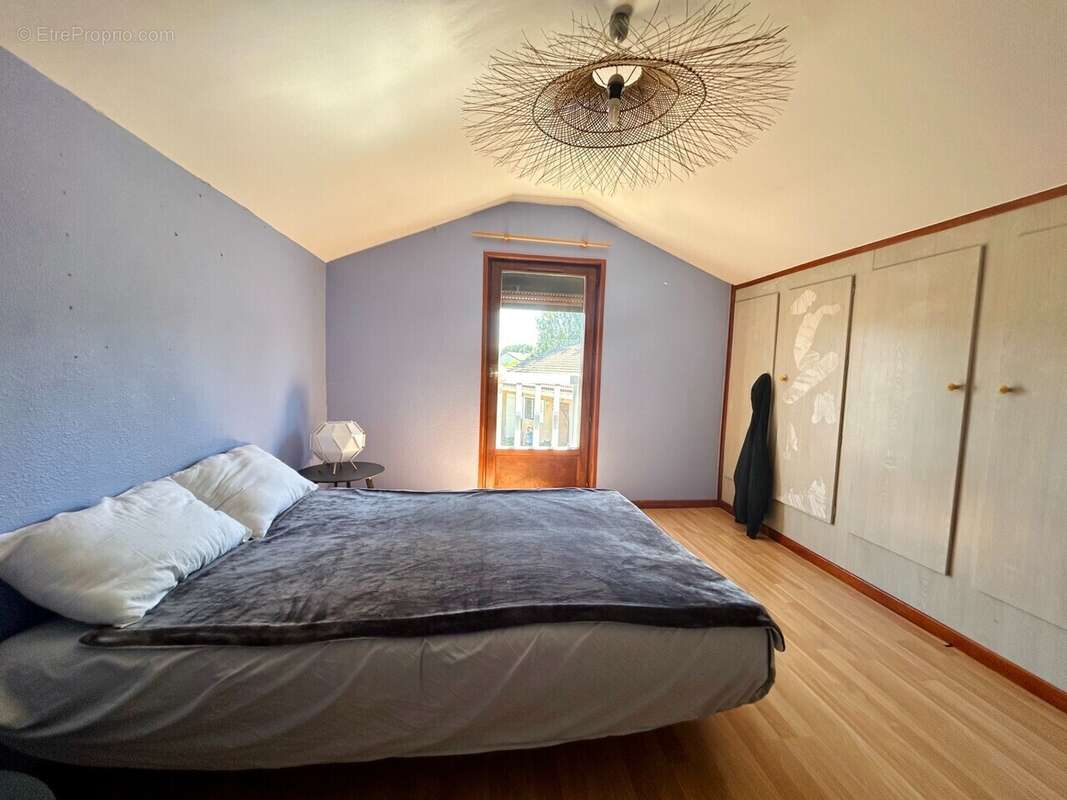 Maison à SAINT-JEAN-DE-MUZOLS