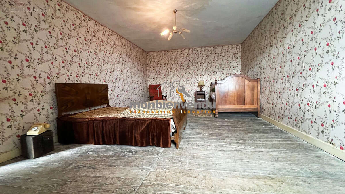 Maison à ROANNES-SAINT-MARY