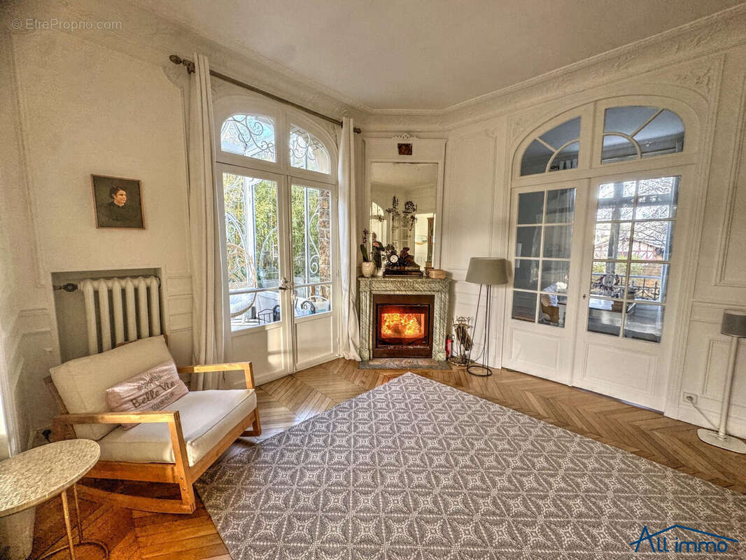 Maison à VILLECRESNES