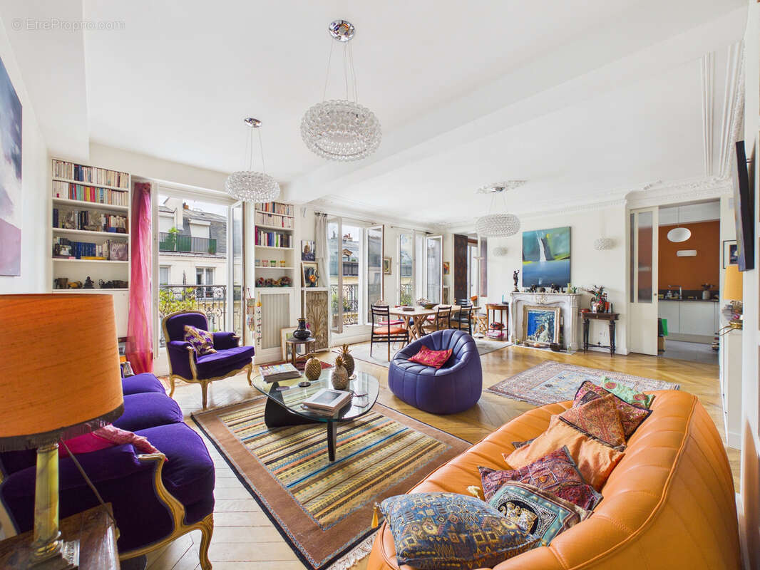 Appartement à PARIS-10E