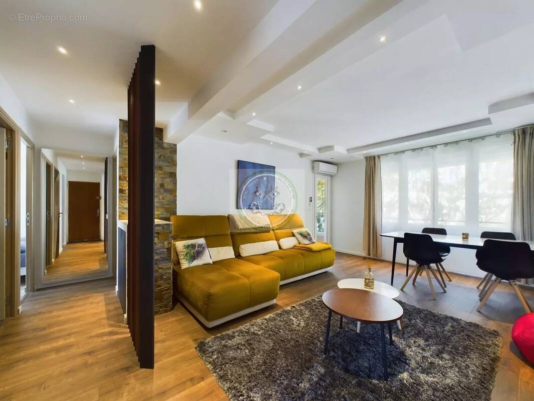 Appartement à FREJUS