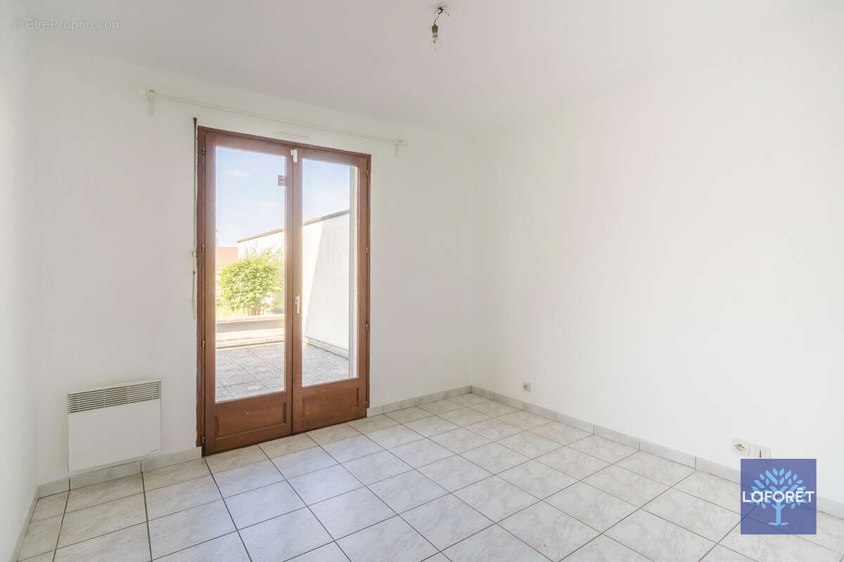 Appartement à LES PAVILLONS-SOUS-BOIS