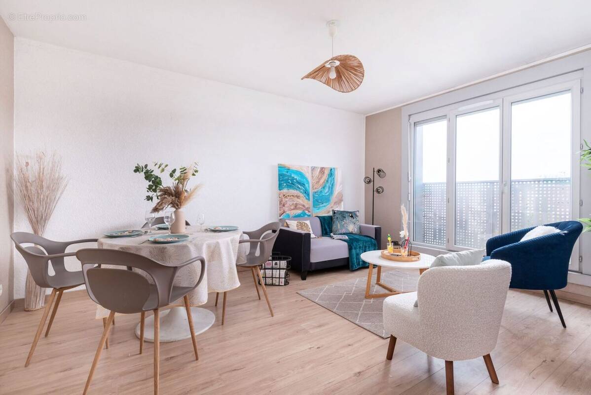 Appartement à DECINES-CHARPIEU