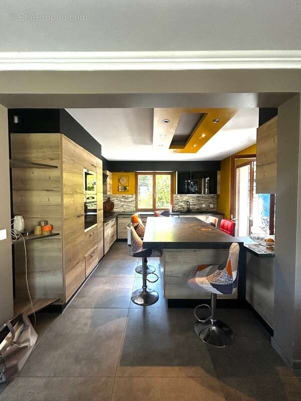 Maison à SAINTE-HELENE-SUR-ISERE