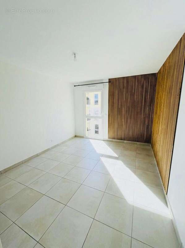 Appartement à VILLENEUVE-LES-AVIGNON