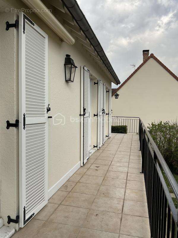 Maison individuelle avec sous-sol total, 93 m2 carrez et 125 m2 habitable, jardin de 800 m² et fort potentiel - photo 8