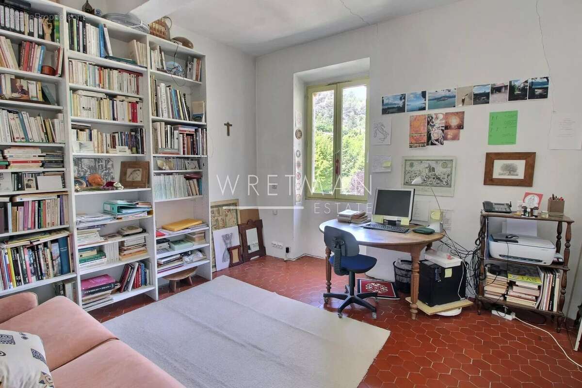 Appartement à L'ESCARENE