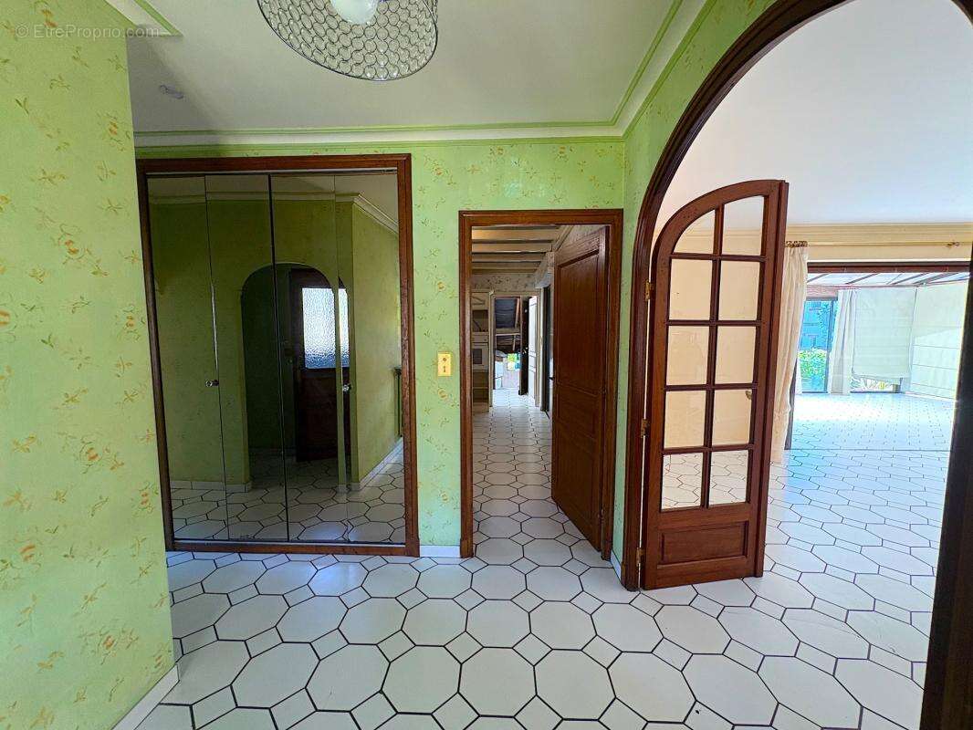 Maison à vendre coeur de ville 130m2 avec piscine et dépendance - photo 10