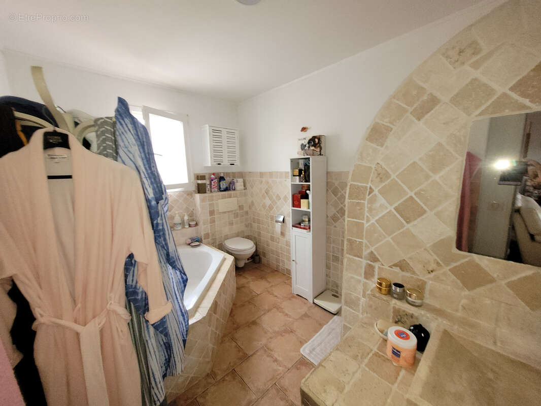 Maison à MOUSSAN