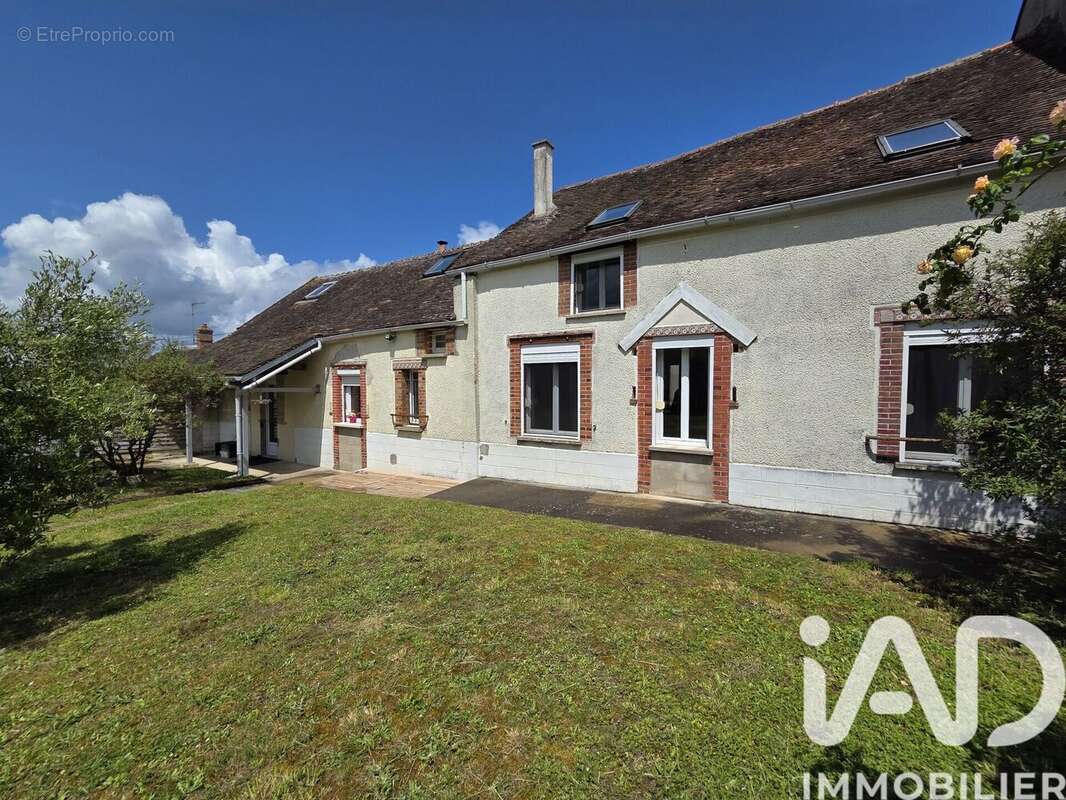 Maison 185 m² à Noisy-Rudignon  - photo 2