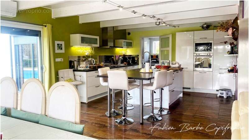 Maison à NEANT-SUR-YVEL