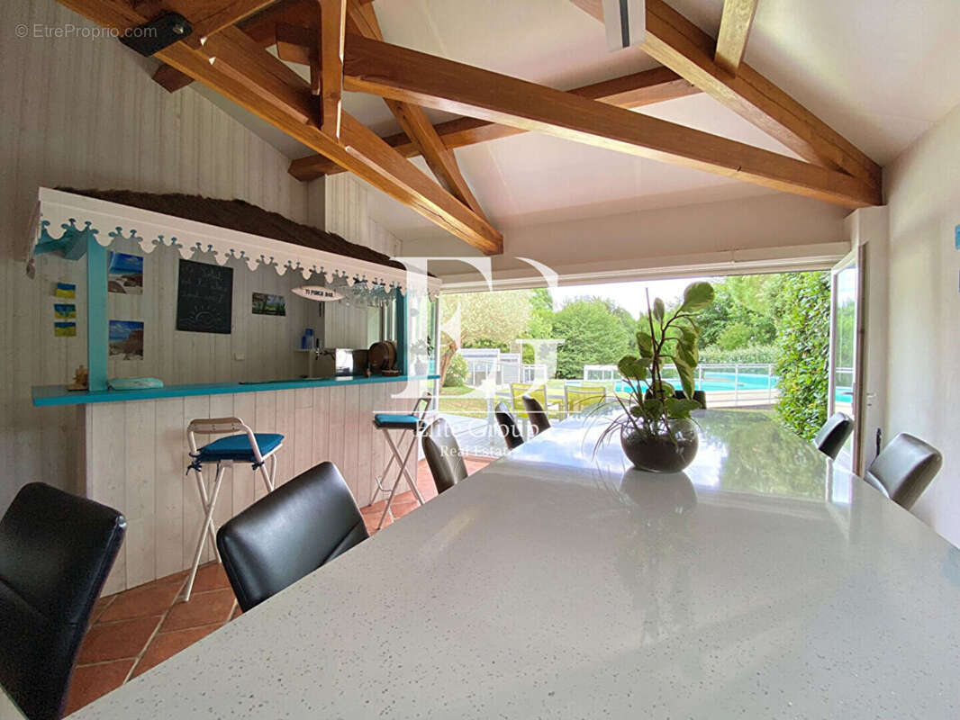 A vendre maison 7 pieces 200 m² - photo 6