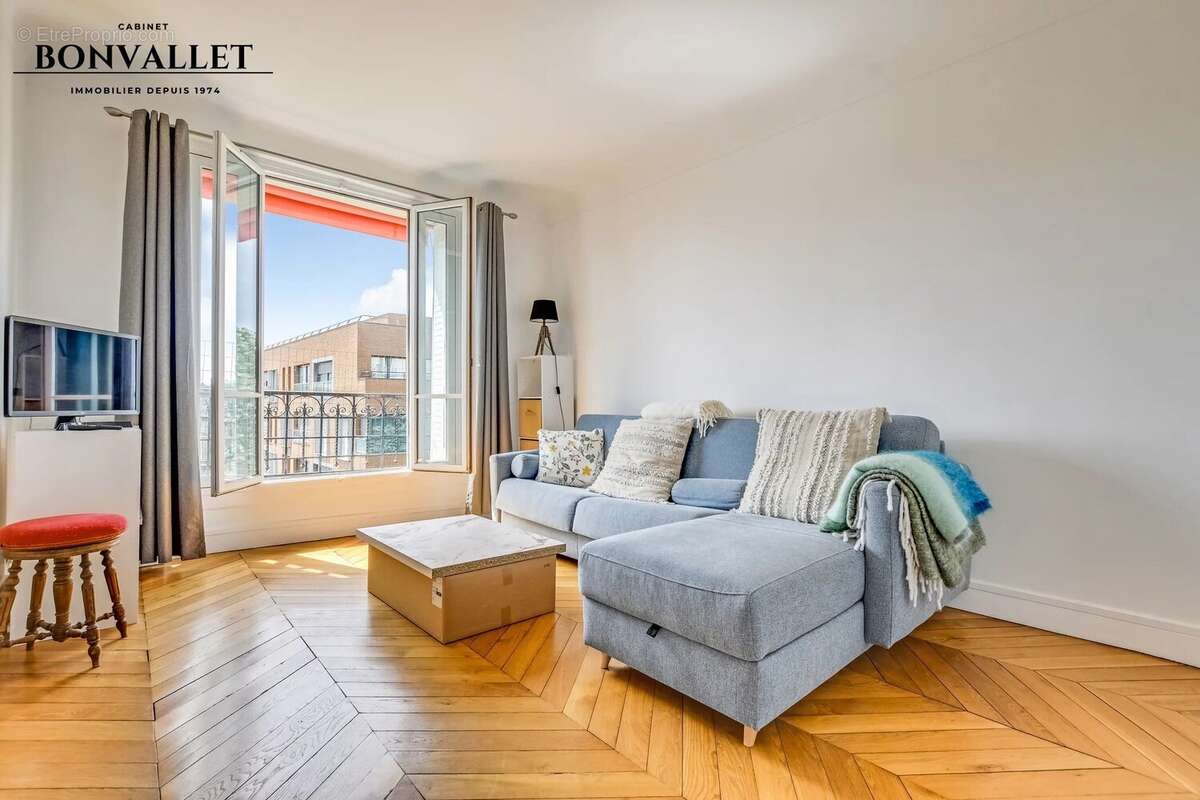 Appartement à PARIS-15E