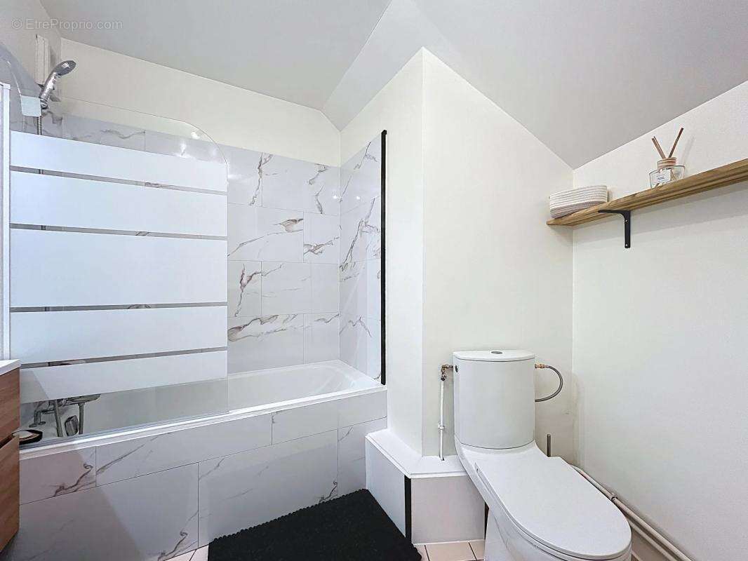 Appartement à VOISINS-LE-BRETONNEUX
