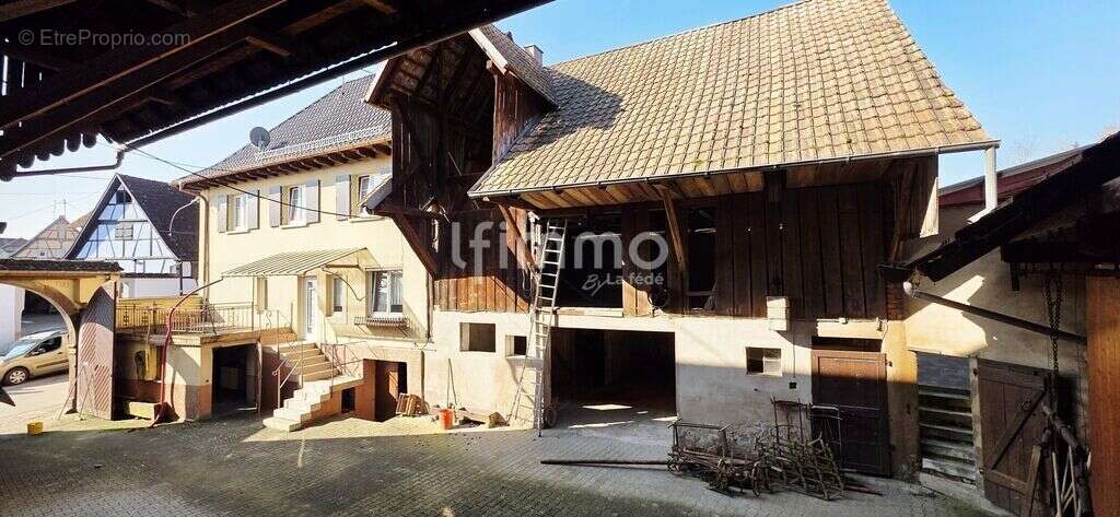 Maison familiale 161 m², cour privative et dépendances - photo 14
