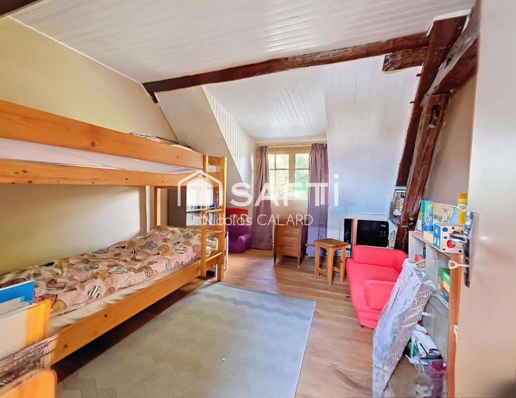 Maison 194 m² à L'abergement-Sainte-Colombe  - photo 9