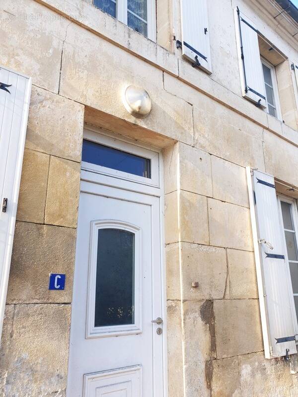 Appartement à BURIE