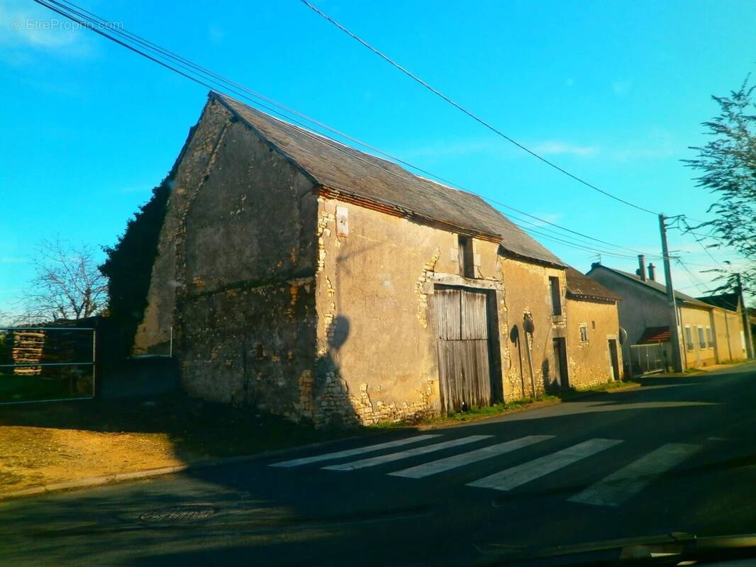 Commerce à LES BORDES
