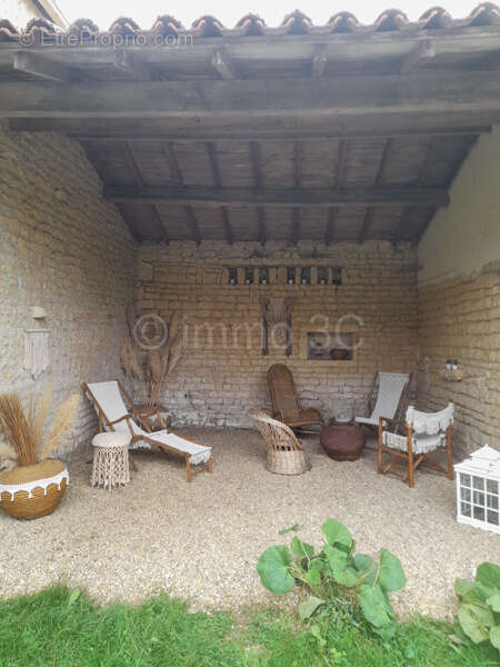 Maison à CHEF-BOUTONNE