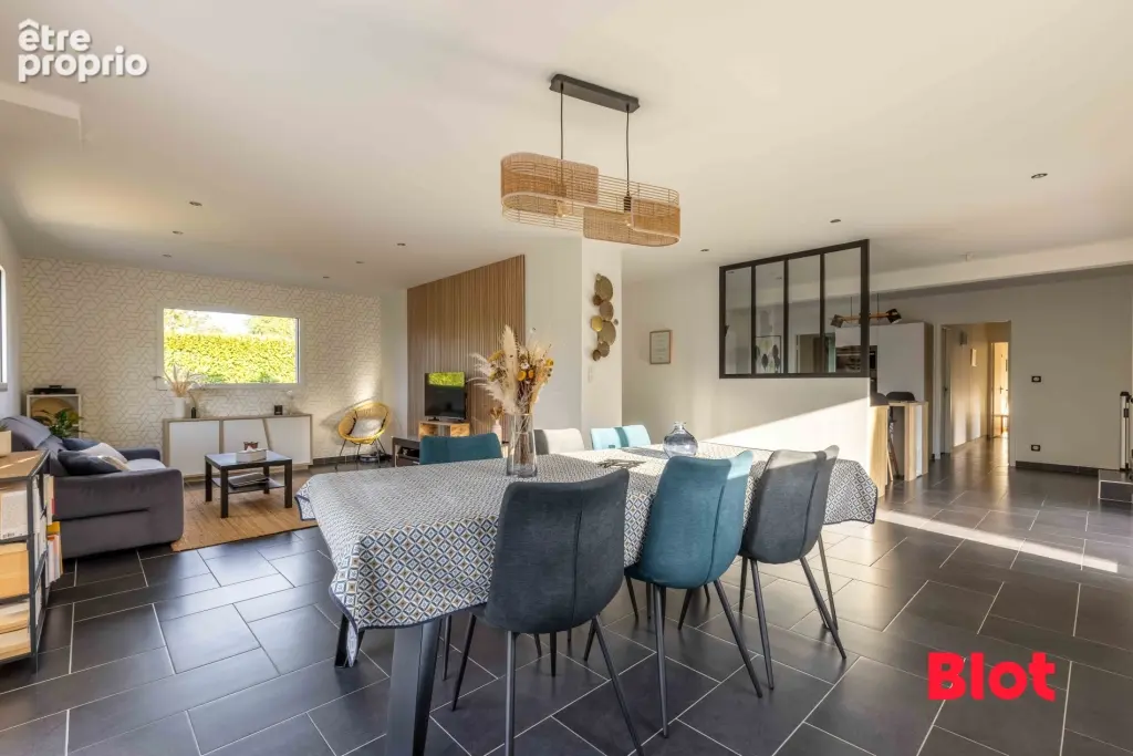 Photo Maison à Acigne au prix de 498 750€