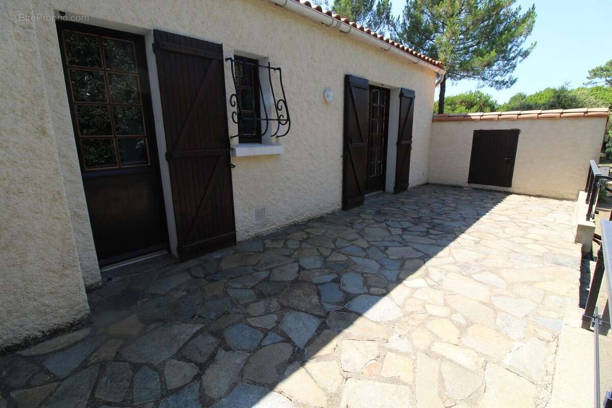 Maison 94 m² à Saint-Palais-Sur-Mer  - photo 6