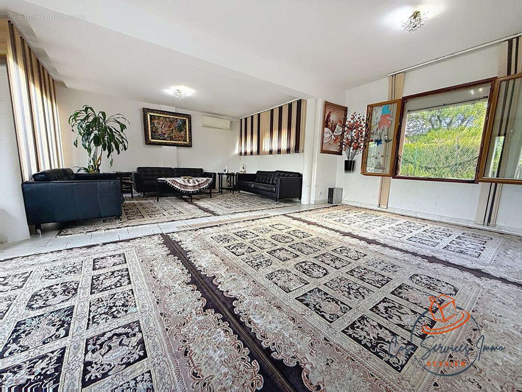 Maison à PREVESSIN-MOENS