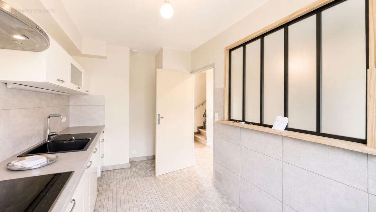 Rodez – Maison 4 chambres avec jardin, garage et cuisine d’été  - photo 6