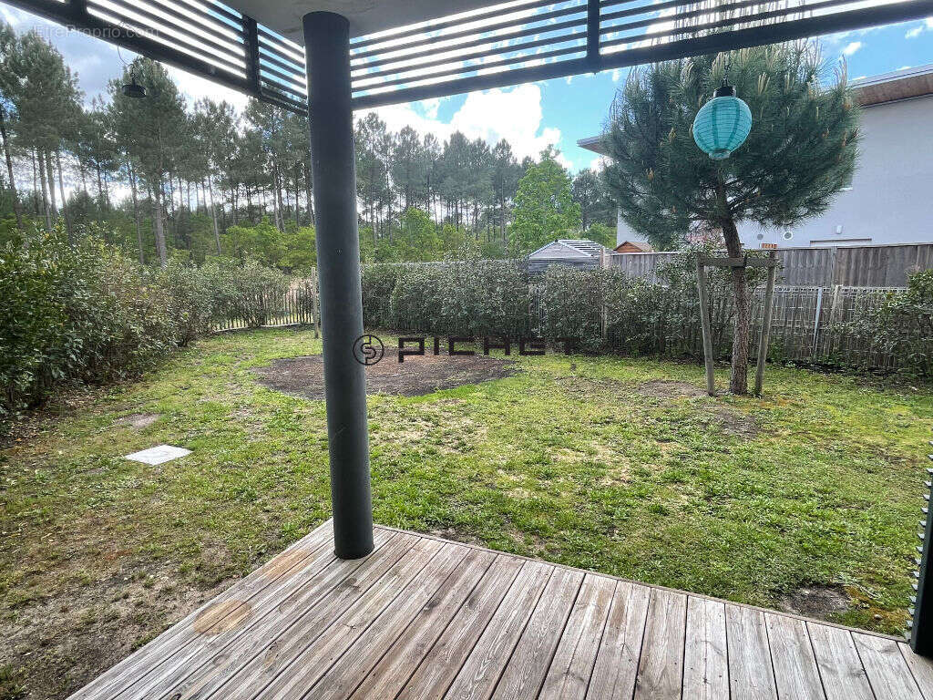 Appartement à SAINT-JEAN-D'ILLAC