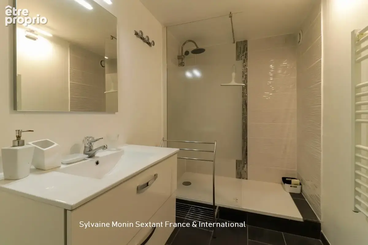 Propriété de charme avec logement indépendant, piscine, sauna et 1,4 hectare de terrain - photo 22