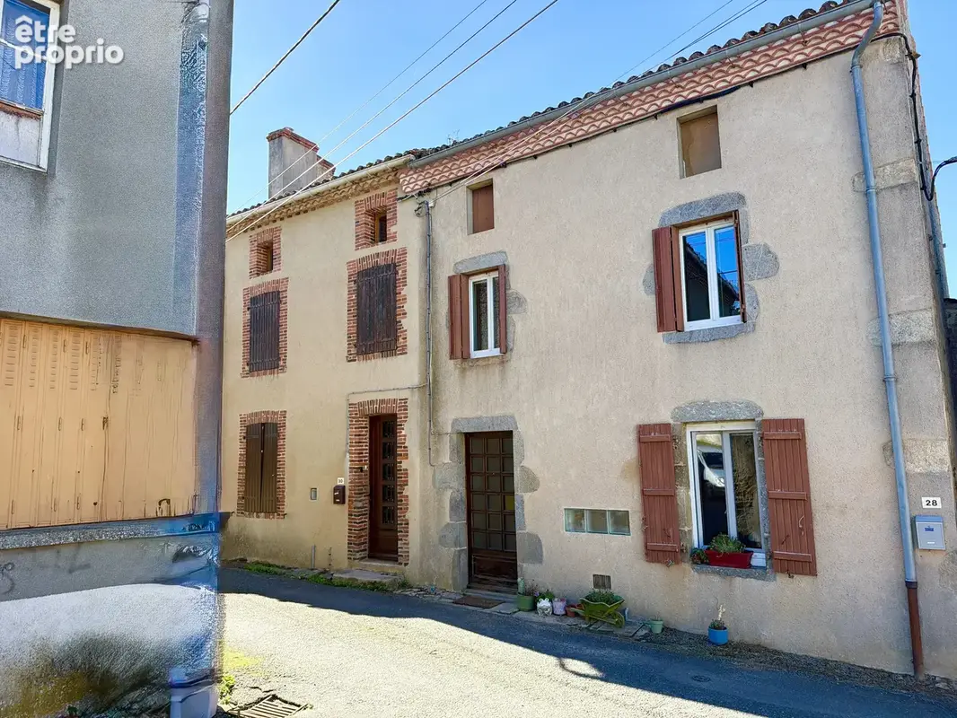 À la périphérie d'une ville animée, maison de deux chambres - photo 1