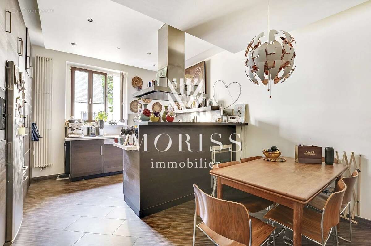 Appartement à NEUILLY-SUR-SEINE