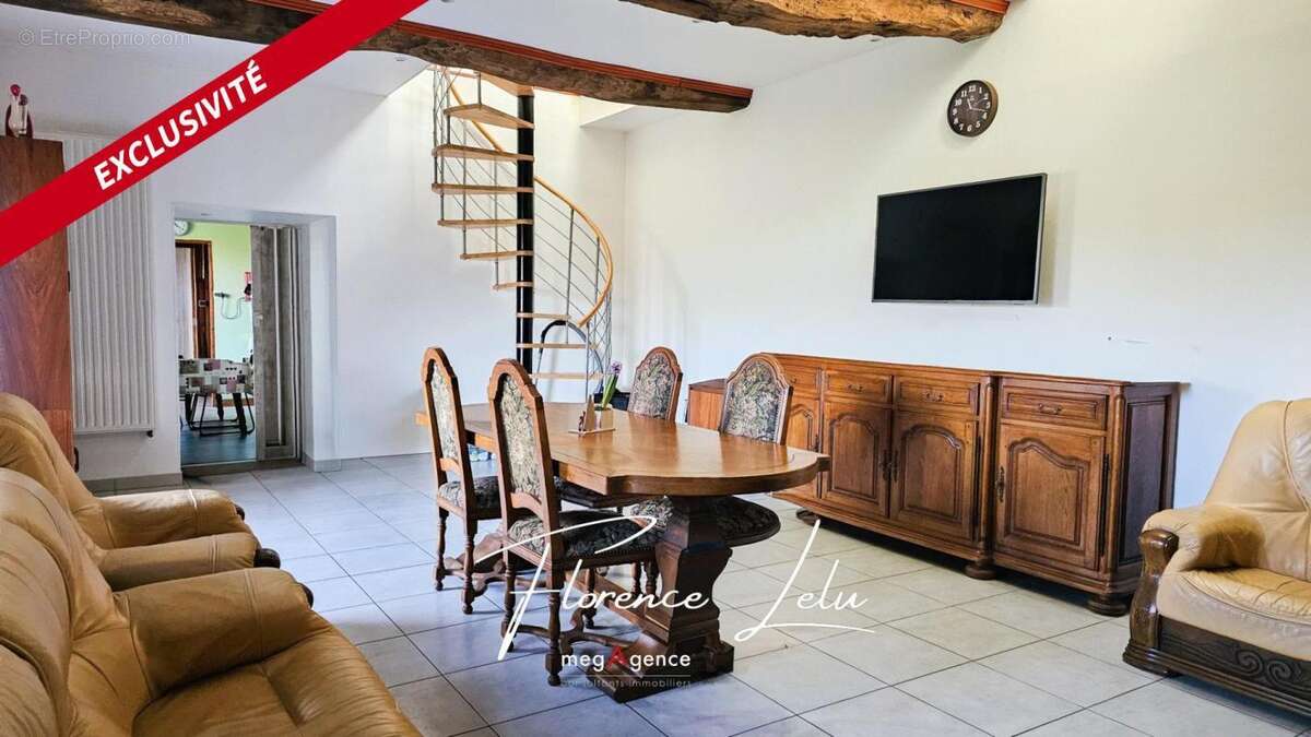 Maison à QUINTIN
