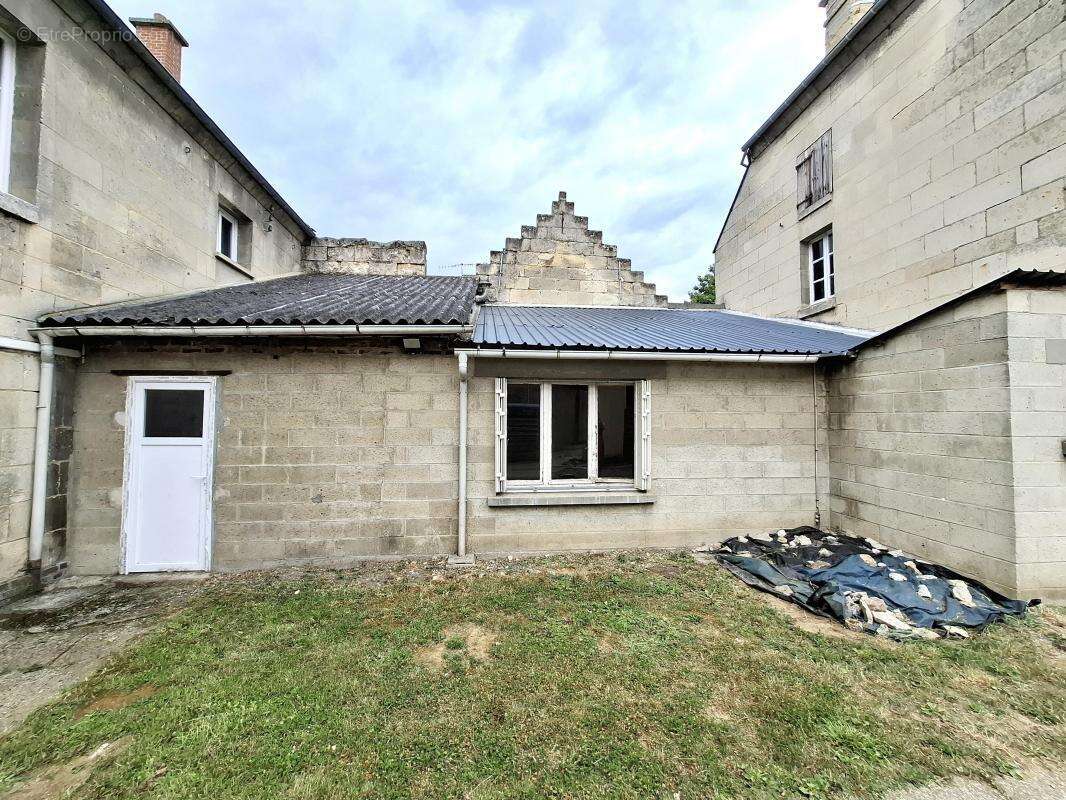 Maison + cellule commerciale = de 239 m², 5 chambres, a vendre proche cuise la motte (60350) - - photo 13