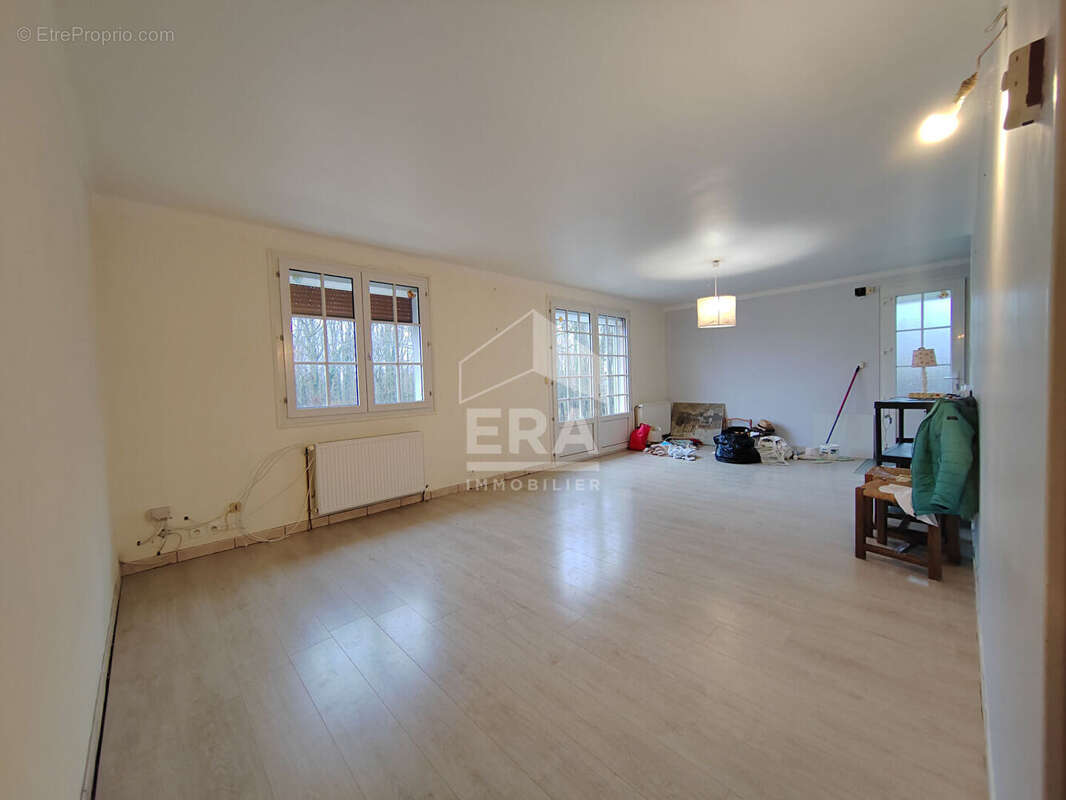 Maison à LA VILLE-AUX-CLERCS