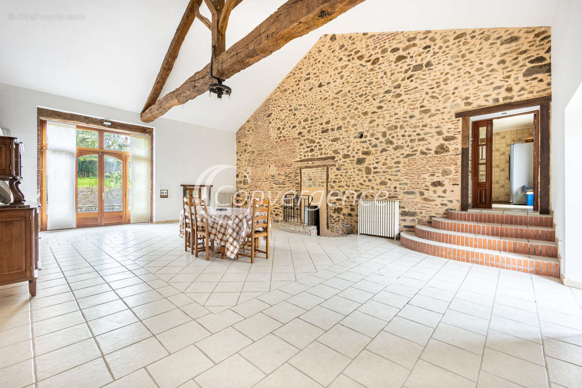 Maison à AIXE-SUR-VIENNE