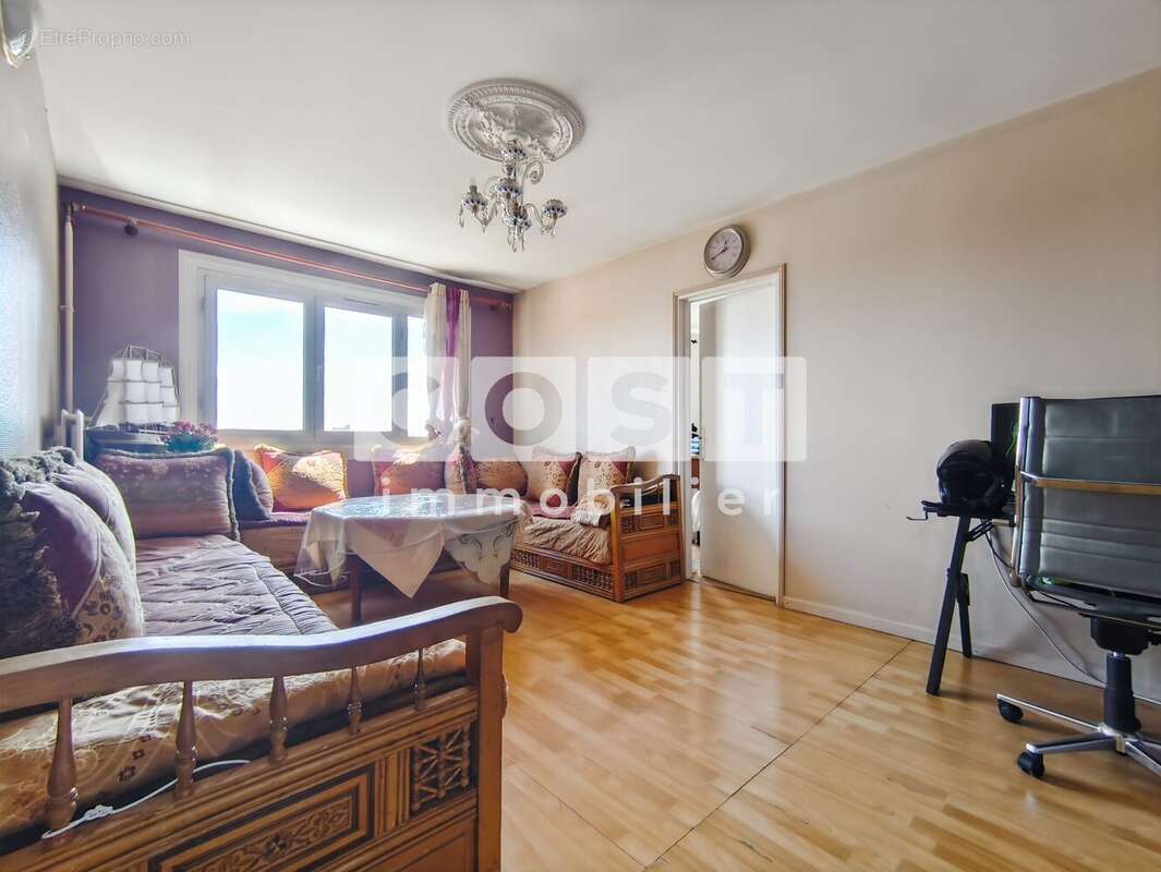 Appartement à COLOMBES