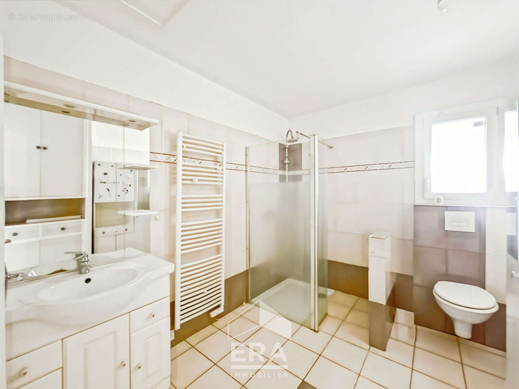 BLANQUEFORT Centre-ville - Maison de 115m² de plain-pied - Garage, jardin, calme - Proche TRAM E - photo 9