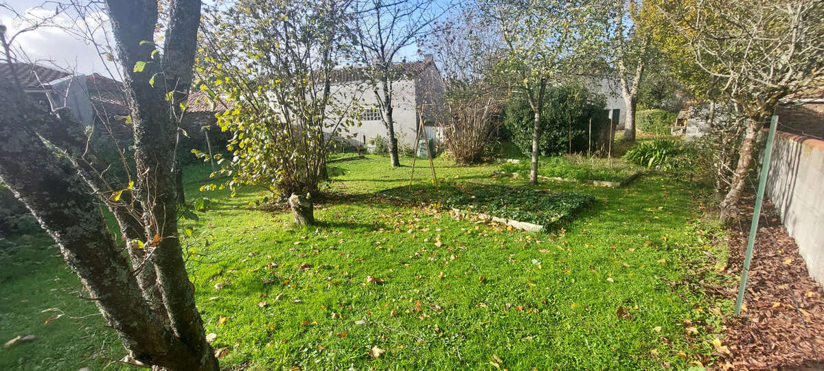 Terrain à LE LOROUX-BOTTEREAU