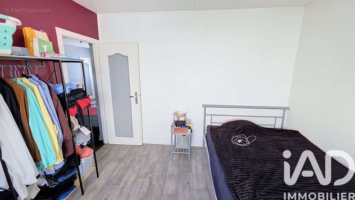 Appartement 54 m² à Saint-Jean-De-La-Ruelle  - photo 5